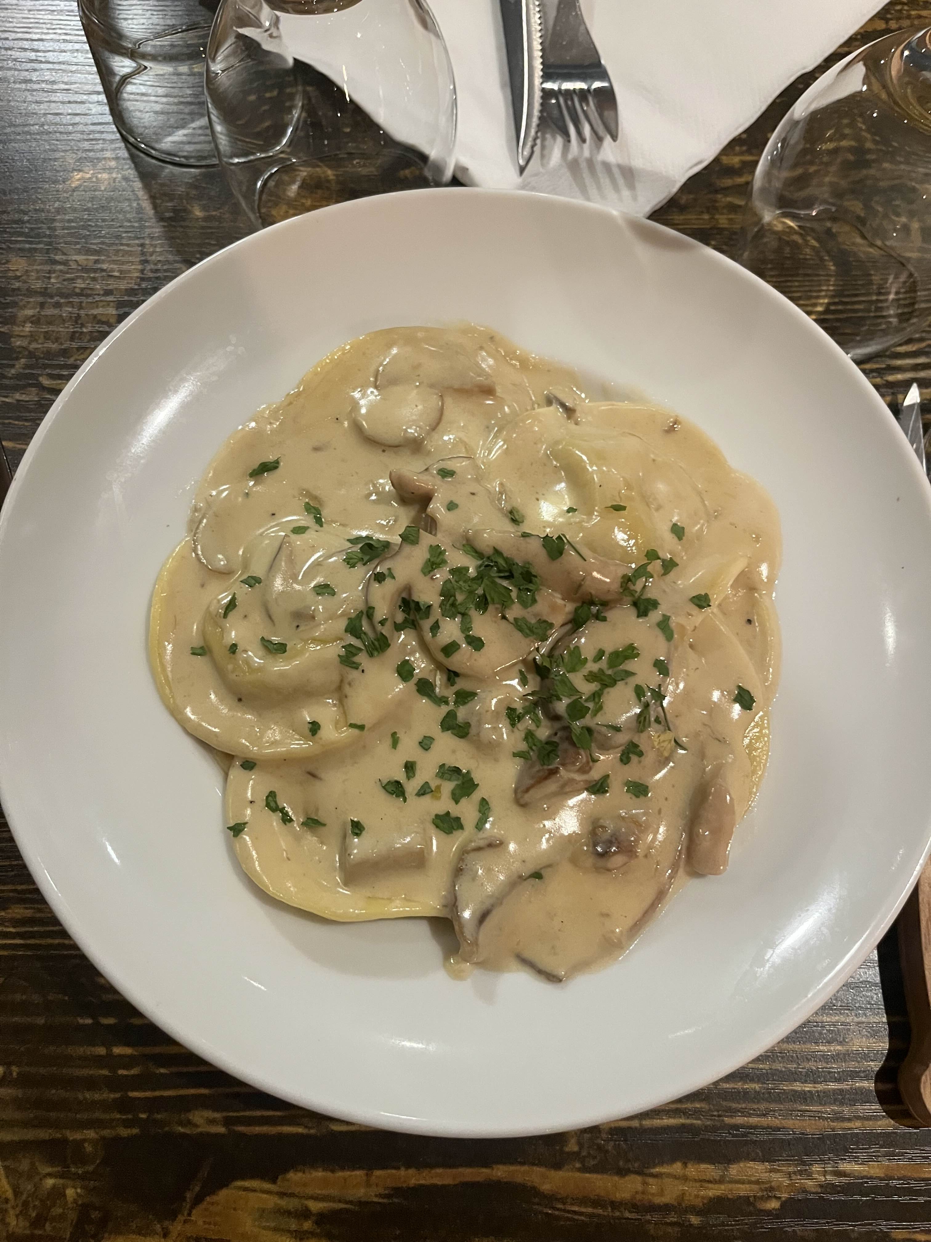 Assiete raviole aux cèpes